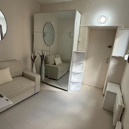 アパート Design Chaleureux, *