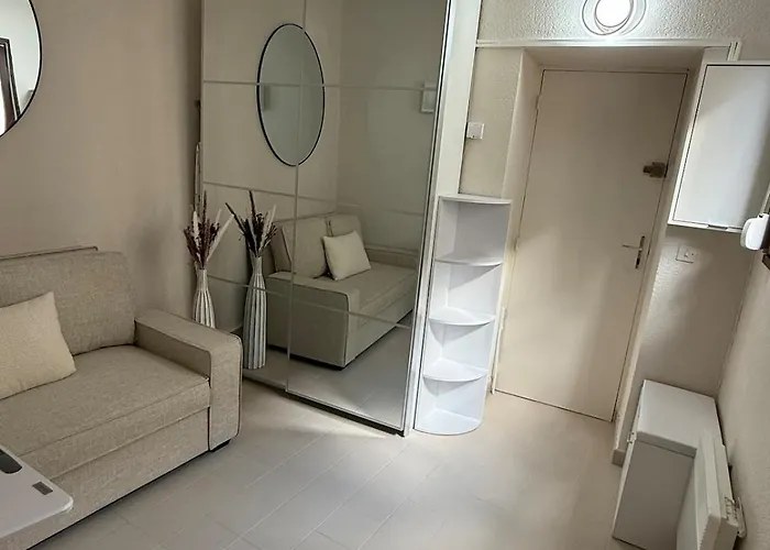 アパート Design Chaleureux, *